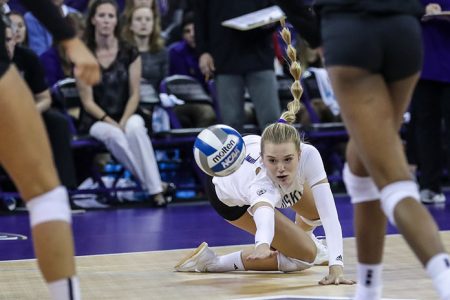 NCAA volleyball 11/2/2019-Lauren Sanders-Washington Husky volleyball