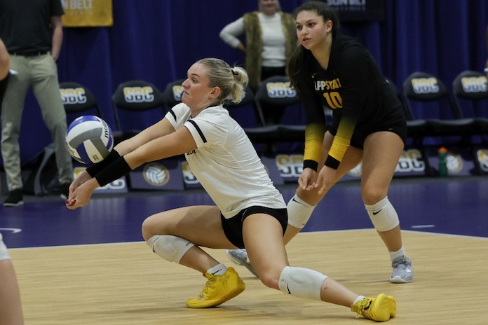 NCAA: App State's Alyssa McBean looks on as McCall Denny passes against Louisiana-Monroe in the Sun Belt Championship/Bobby McDuffie, McDuffie Images