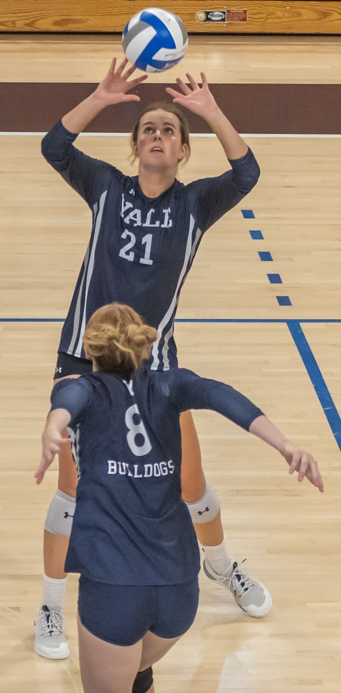 Carly Diehl sets as Gigi Barr approaches